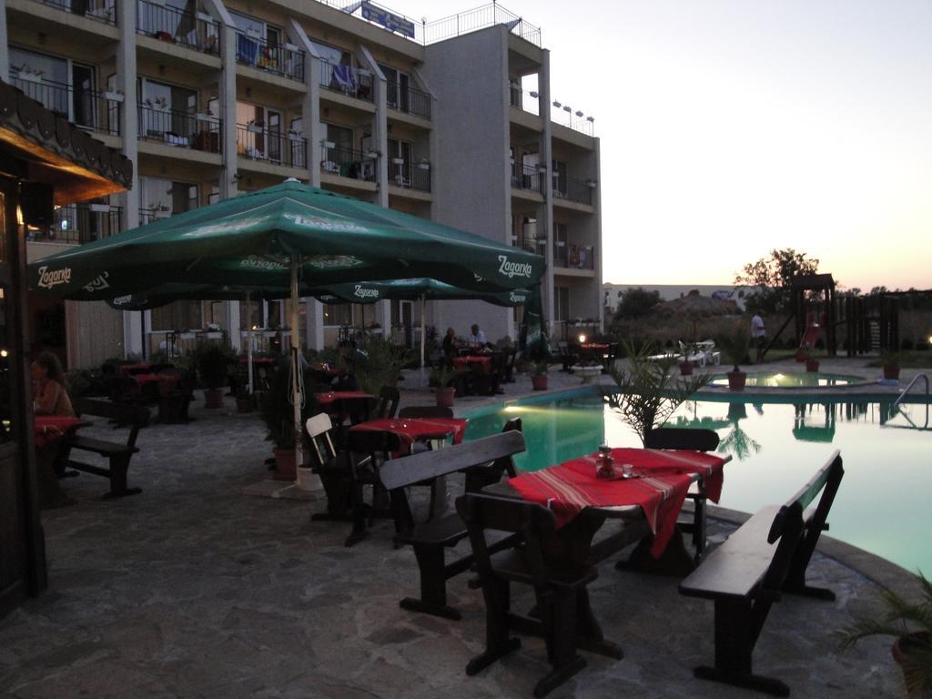 Park Hotel Argo ابزور المظهر الخارجي الصورة