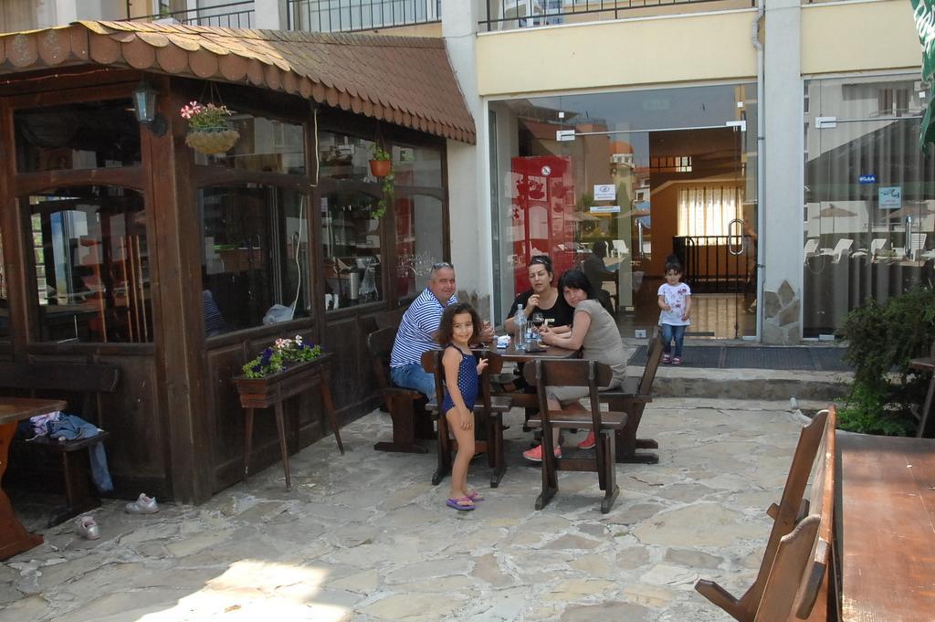 Park Hotel Argo ابزور المظهر الخارجي الصورة